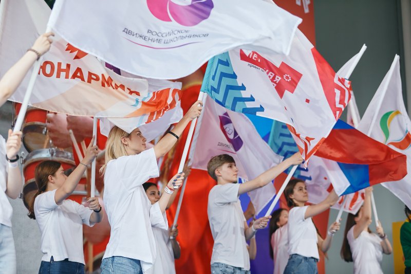 Дети выбирают!: В России стартовал конкурс по созданию атрибутов российского движения детей и молодежи